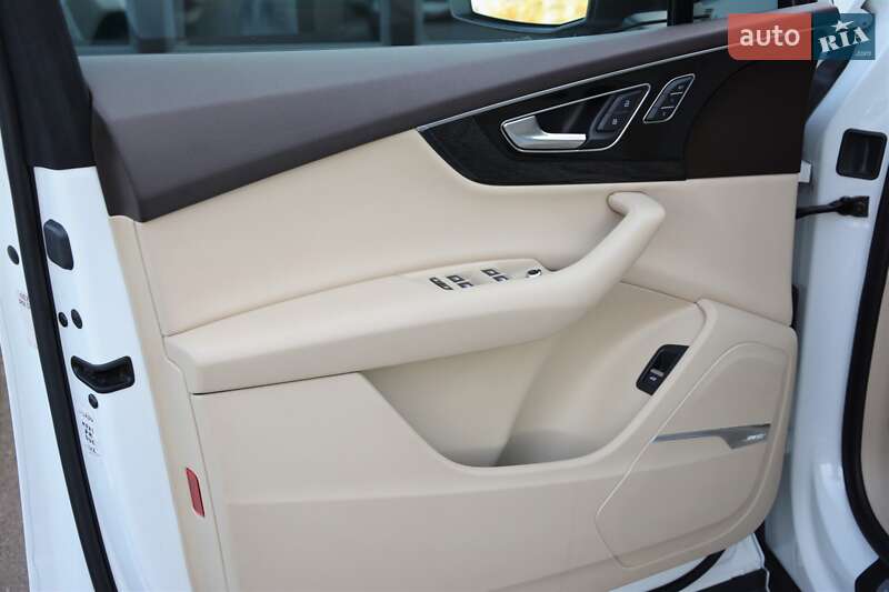 Внедорожник / Кроссовер Audi Q7 2019 в Киеве фото 14 Внедорожник / Кроссовер Audi Q7 2019 в Киеве