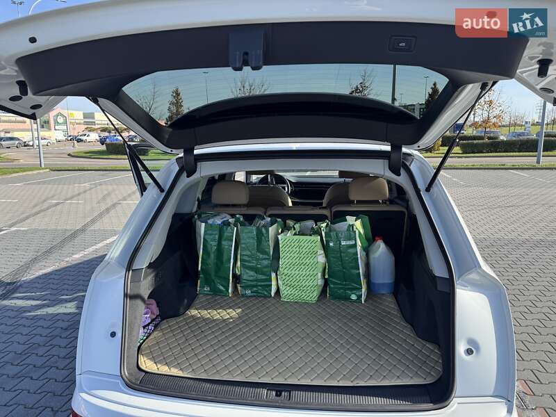 Внедорожник / Кроссовер Audi Q7 2021 в Киеве