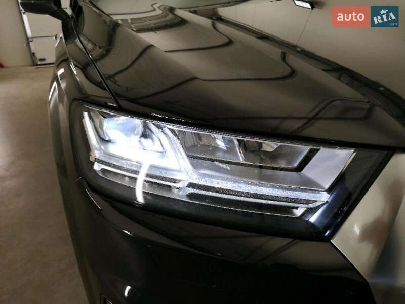 Внедорожник / Кроссовер Audi Q7 2016 в Ужгороде