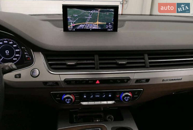 Внедорожник / Кроссовер Audi Q7 2016 в Ужгороде