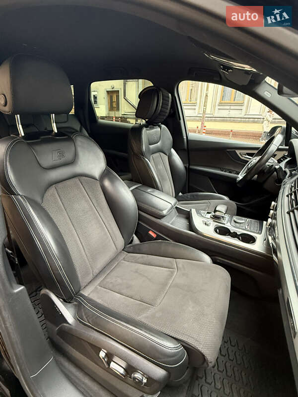 Позашляховик / Кросовер Audi Q7 2017 в Києві