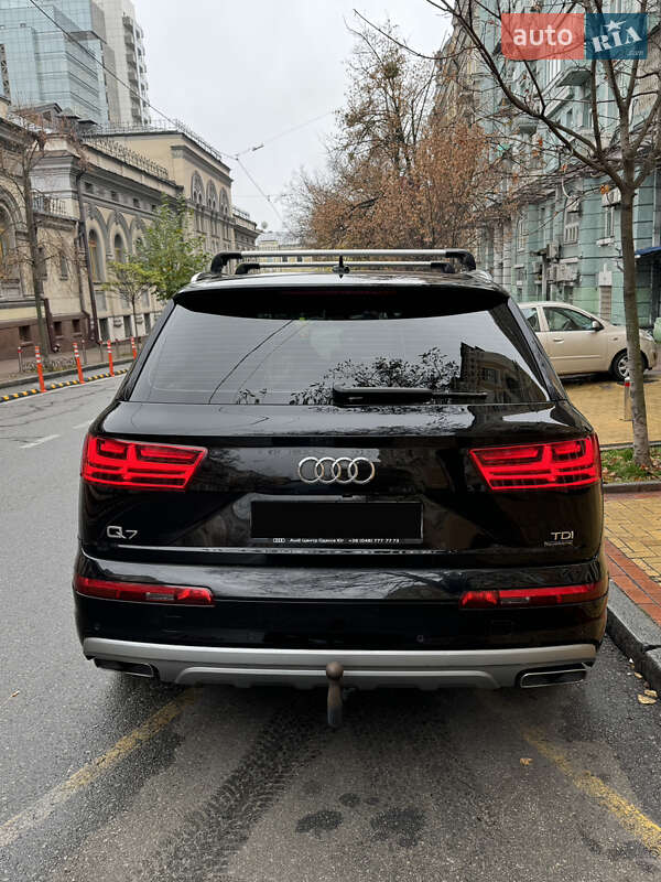 Позашляховик / Кросовер Audi Q7 2017 в Києві