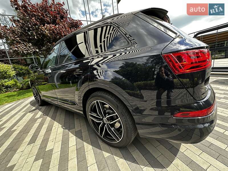 Позашляховик / Кросовер Audi Q7 2017 в Києві фото 13 Позашляховик / Кросовер Audi Q7 2017 в Києві