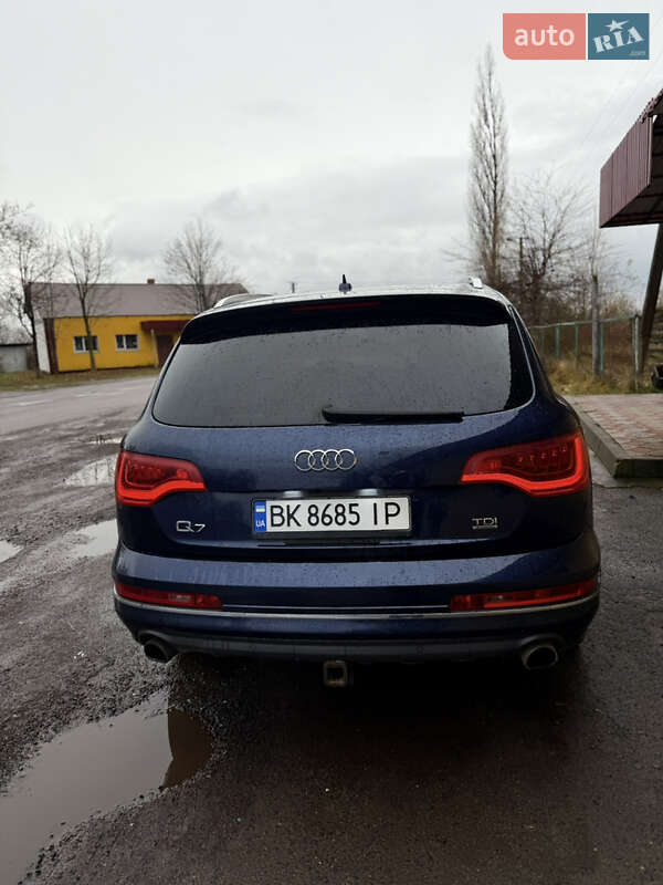 Позашляховик / Кросовер Audi Q7 2012 в Рівному