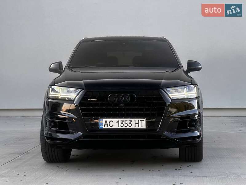 Позашляховик / Кросовер Audi Q7 2017 в Луцьку