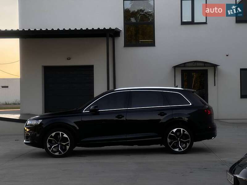Позашляховик / Кросовер Audi Q7 2017 в Луцьку