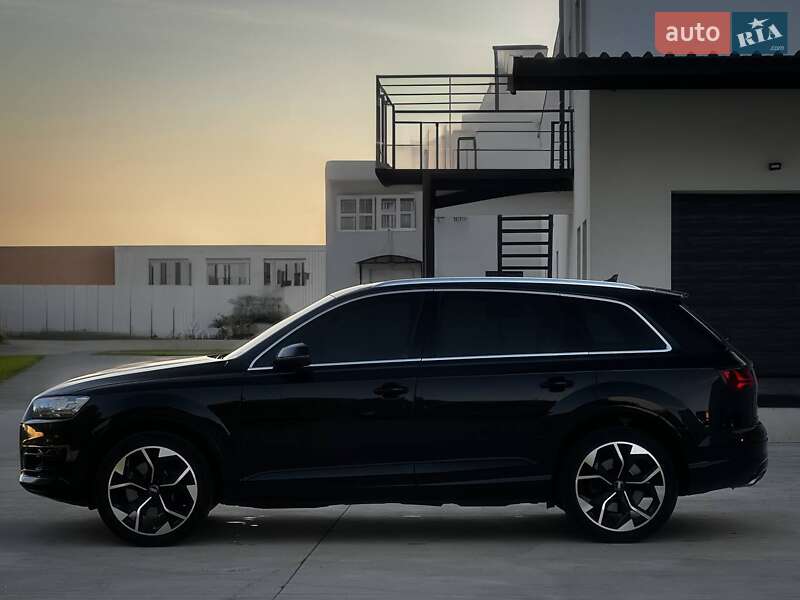 Позашляховик / Кросовер Audi Q7 2017 в Луцьку