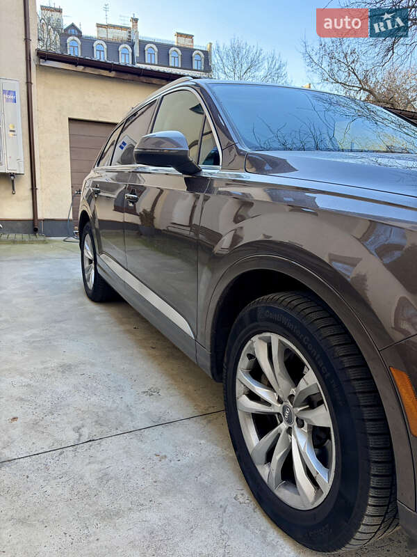 Внедорожник / Кроссовер Audi Q7 2016 в Киеве