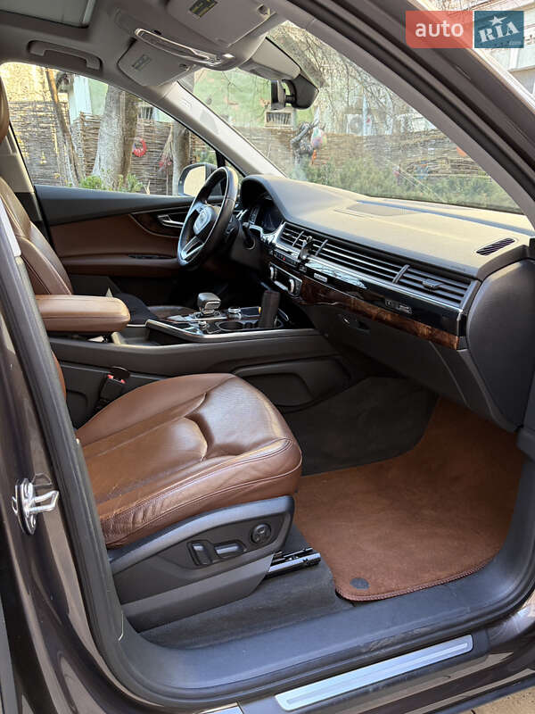 Внедорожник / Кроссовер Audi Q7 2016 в Киеве