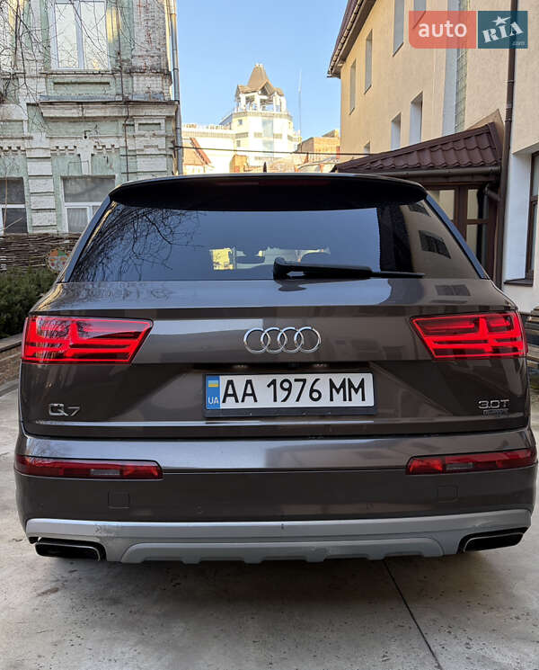 Внедорожник / Кроссовер Audi Q7 2016 в Киеве