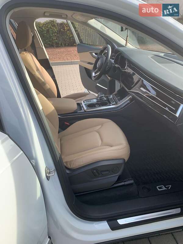 Позашляховик / Кросовер Audi Q7 2021 в Житомирі