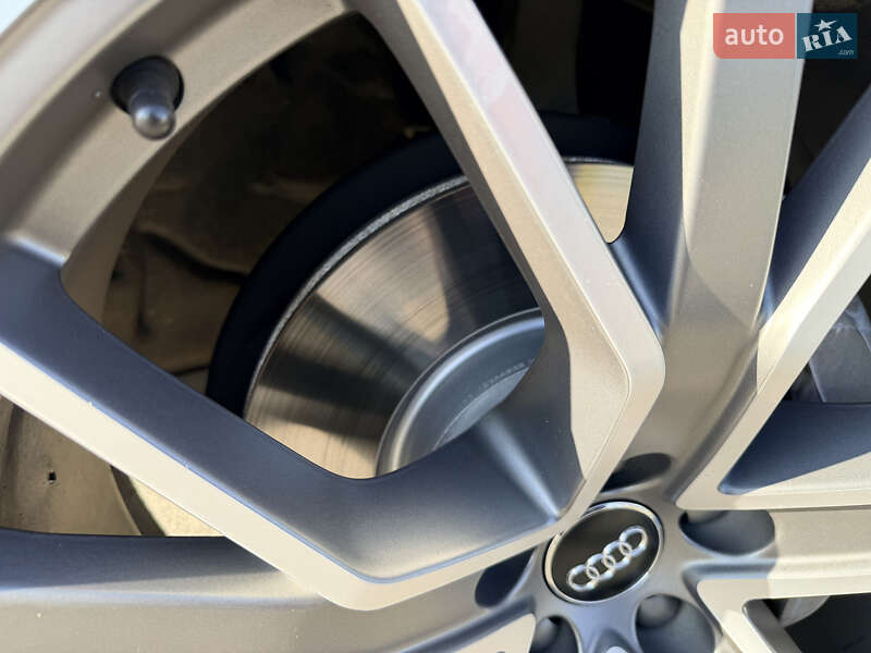 Позашляховик / Кросовер Audi Q7 2017 в Ірпені