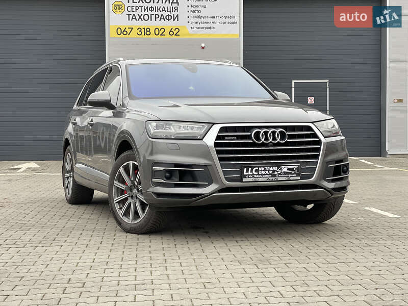 Позашляховик / Кросовер Audi Q7 2017 в Нововолинську