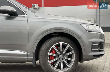 Позашляховик / Кросовер Audi Q7 2017 в Нововолинську