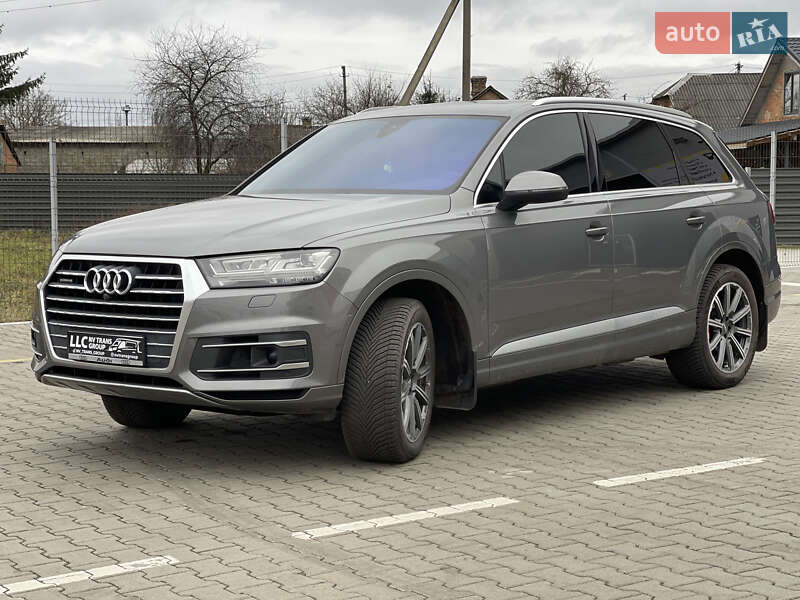 Позашляховик / Кросовер Audi Q7 2017 в Нововолинську