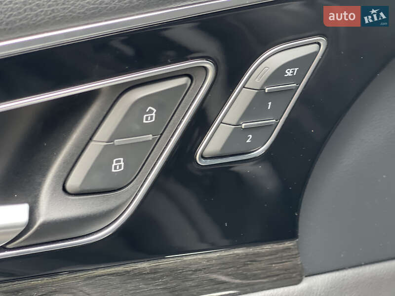 Позашляховик / Кросовер Audi Q7 2017 в Нововолинську