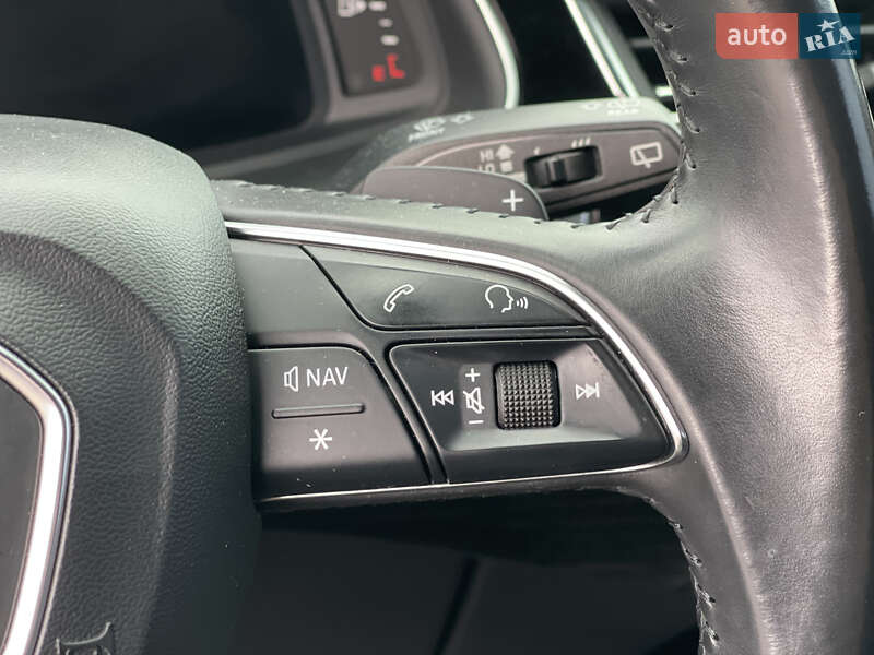 Позашляховик / Кросовер Audi Q7 2017 в Нововолинську