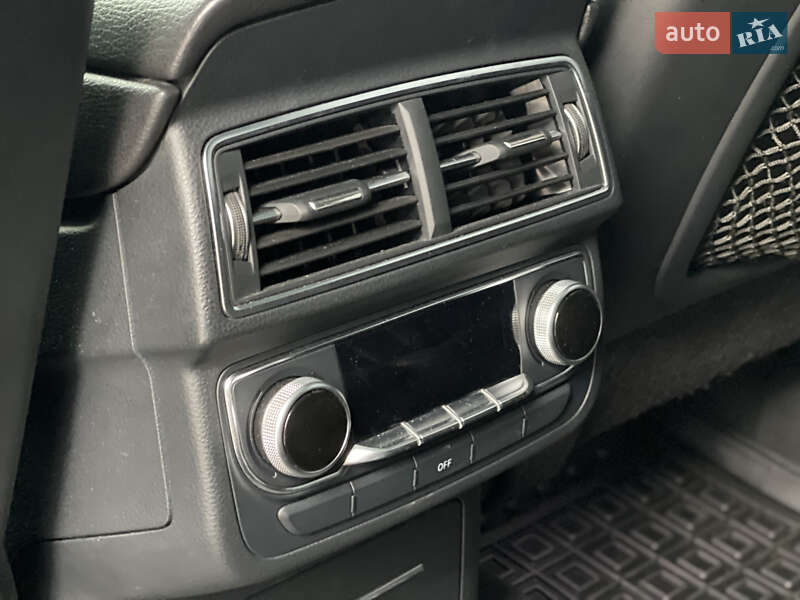Позашляховик / Кросовер Audi Q7 2017 в Нововолинську