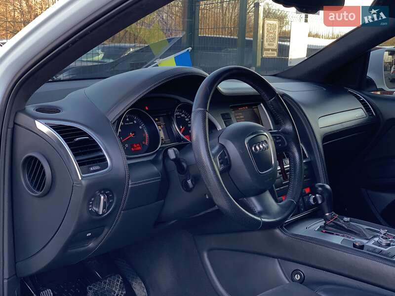 Позашляховик / Кросовер Audi Q7 2011 в Бердичеві