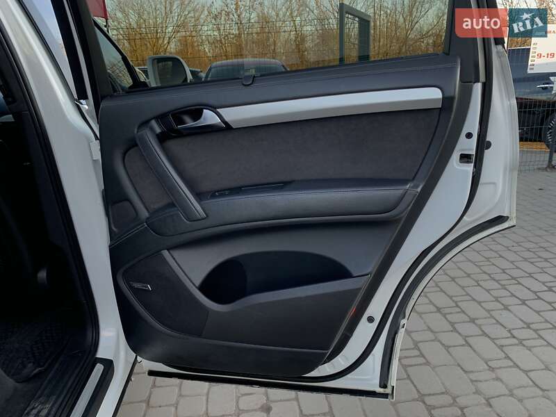 Позашляховик / Кросовер Audi Q7 2011 в Бердичеві