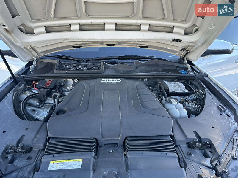 Позашляховик / Кросовер Audi Q7 2016 в Львові