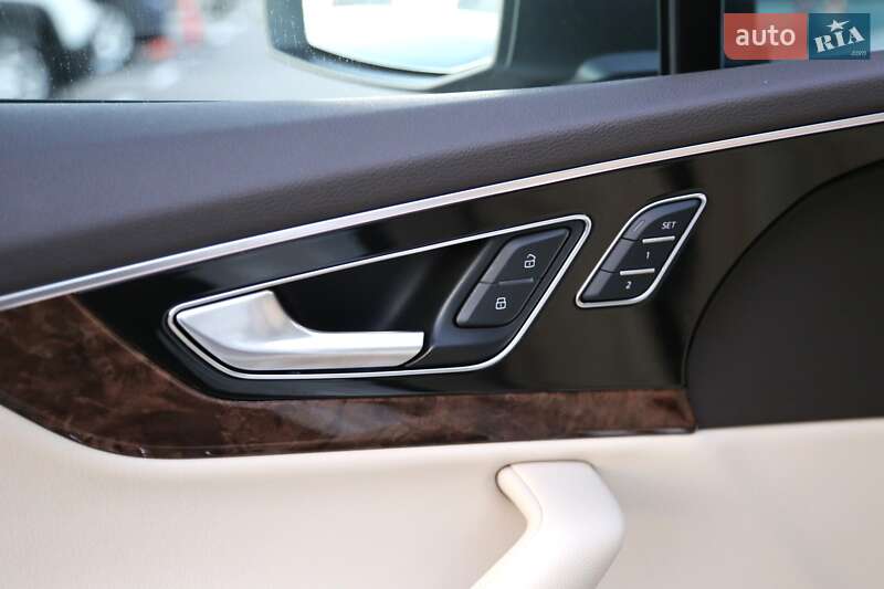 Позашляховик / Кросовер Audi Q7 2016 в Києві