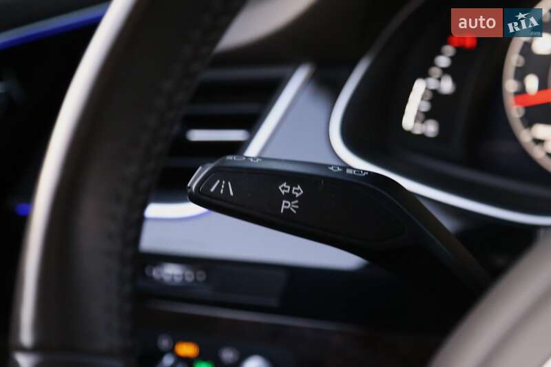 Позашляховик / Кросовер Audi Q7 2016 в Києві