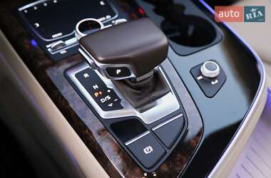 Внедорожник / Кроссовер Audi Q7 2016 в Киеве