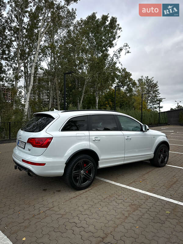 Внедорожник / Кроссовер Audi Q7 2013 в Киеве