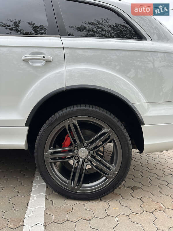 Внедорожник / Кроссовер Audi Q7 2013 в Киеве