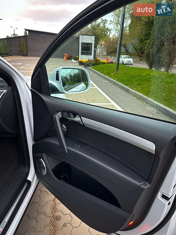 Внедорожник / Кроссовер Audi Q7 2013 в Киеве