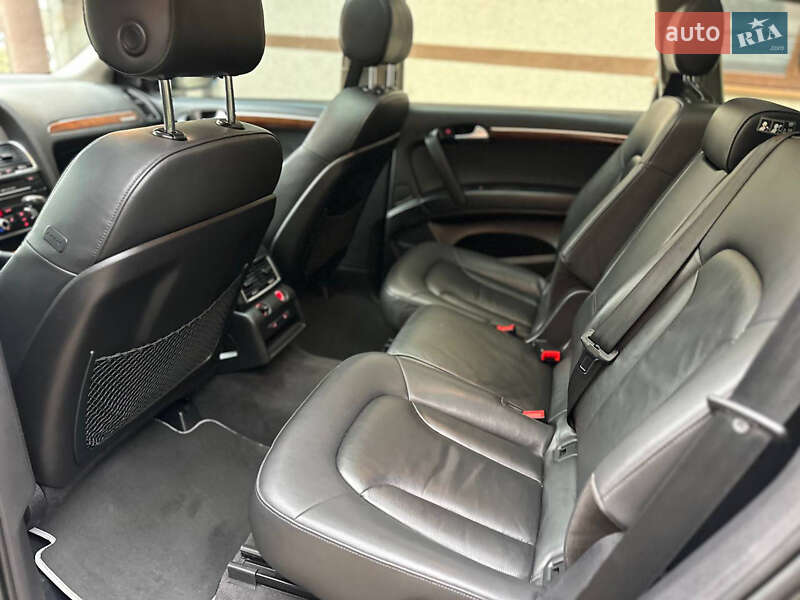 Позашляховик / Кросовер Audi Q7 2010 в Грушево