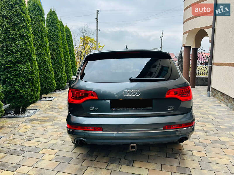 Позашляховик / Кросовер Audi Q7 2010 в Грушево