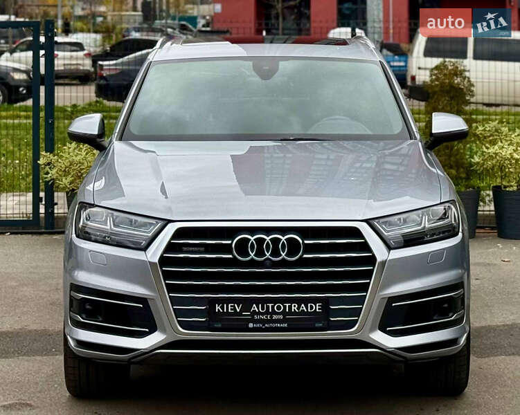 Позашляховик / Кросовер Audi Q7 2017 в Києві