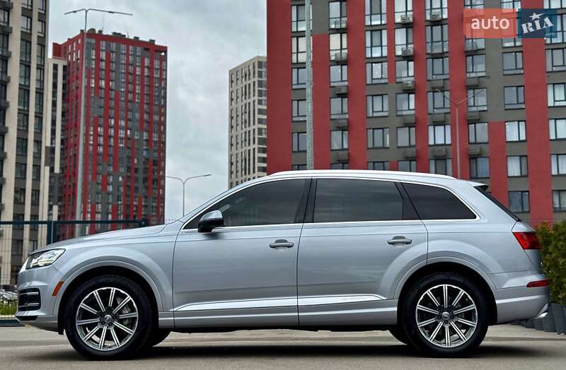 Позашляховик / Кросовер Audi Q7 2017 в Києві