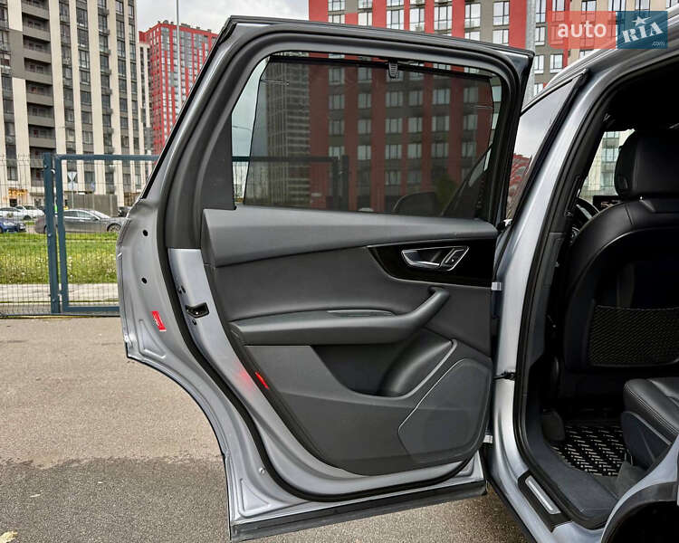 Позашляховик / Кросовер Audi Q7 2017 в Києві