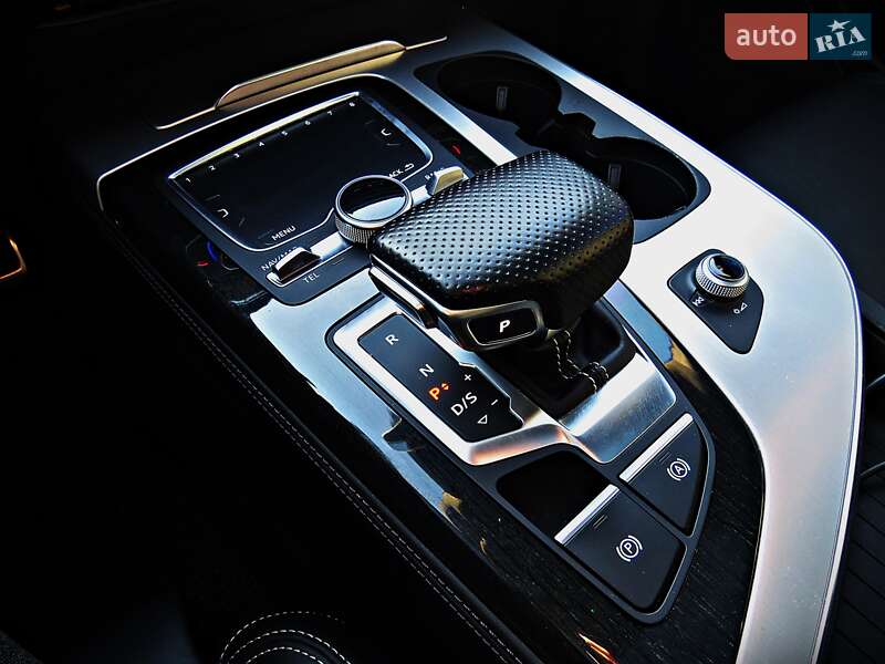 Позашляховик / Кросовер Audi Q7 2016 в Черкасах