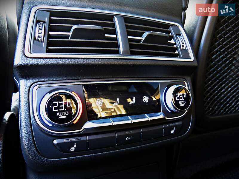 Позашляховик / Кросовер Audi Q7 2016 в Черкасах