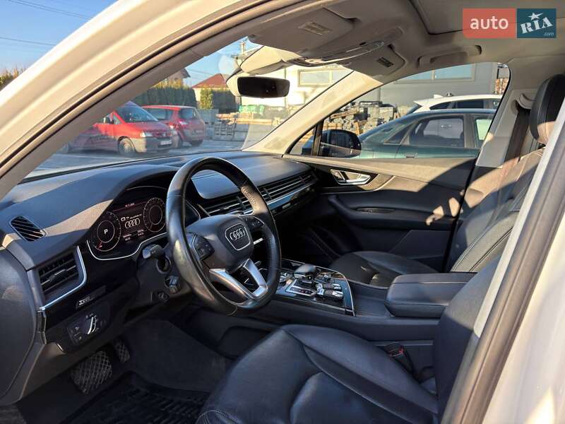 Позашляховик / Кросовер Audi Q7 2015 в Дніпрі