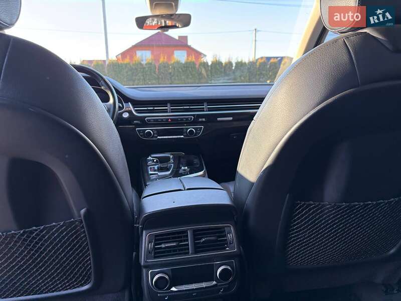 Позашляховик / Кросовер Audi Q7 2015 в Дніпрі