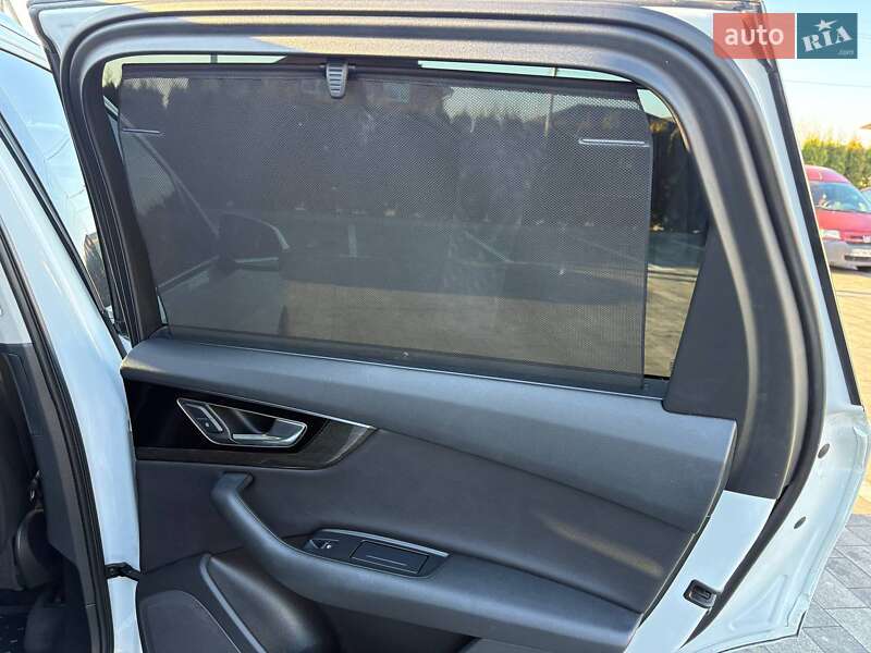 Позашляховик / Кросовер Audi Q7 2015 в Дніпрі