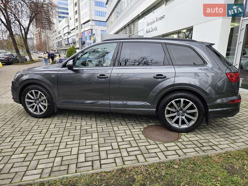 Внедорожник / Кроссовер Audi Q7 2019 в Киеве