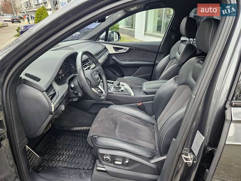Внедорожник / Кроссовер Audi Q7 2019 в Киеве