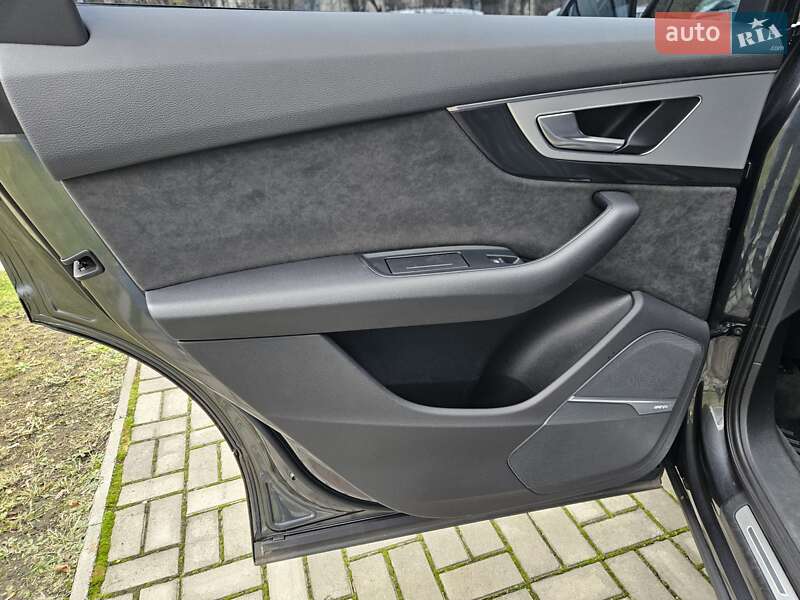 Внедорожник / Кроссовер Audi Q7 2019 в Киеве