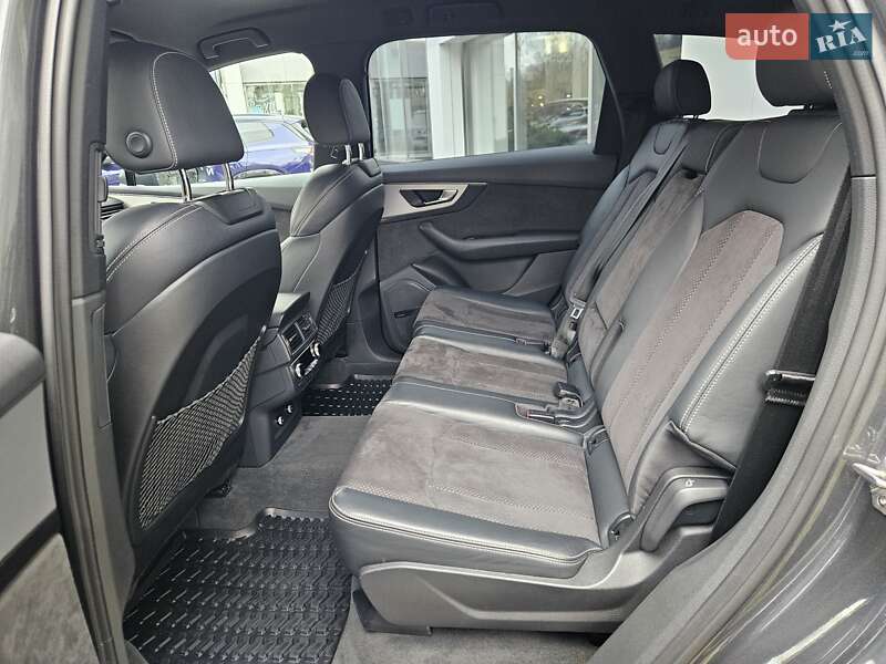Внедорожник / Кроссовер Audi Q7 2019 в Киеве