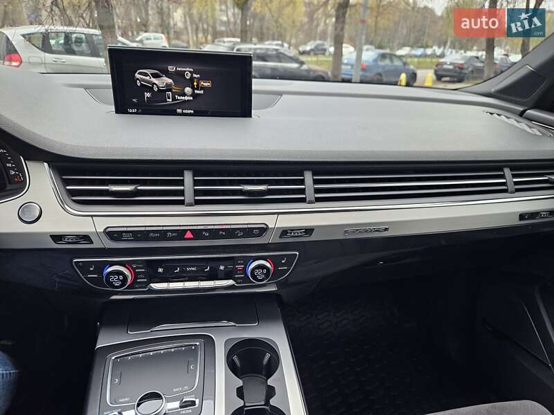 Внедорожник / Кроссовер Audi Q7 2019 в Киеве
