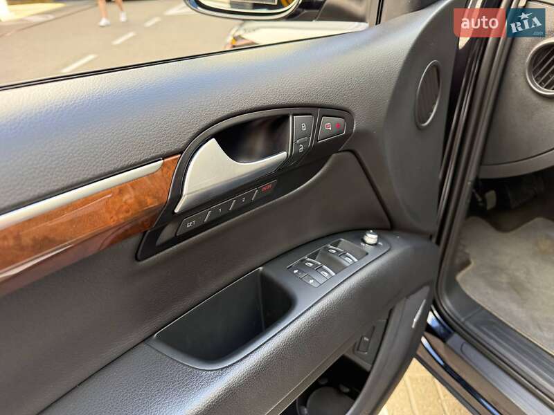 Внедорожник / Кроссовер Audi Q7 2015 в Киеве