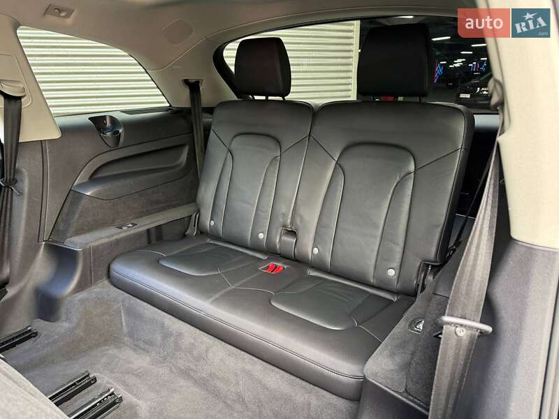 Внедорожник / Кроссовер Audi Q7 2015 в Киеве