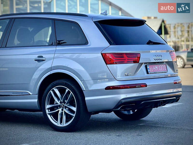 Позашляховик / Кросовер Audi Q7 2017 в Києві