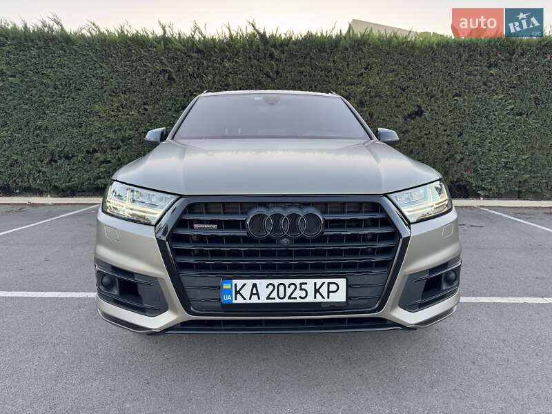 Внедорожник / Кроссовер Audi Q7 2016 в Киеве